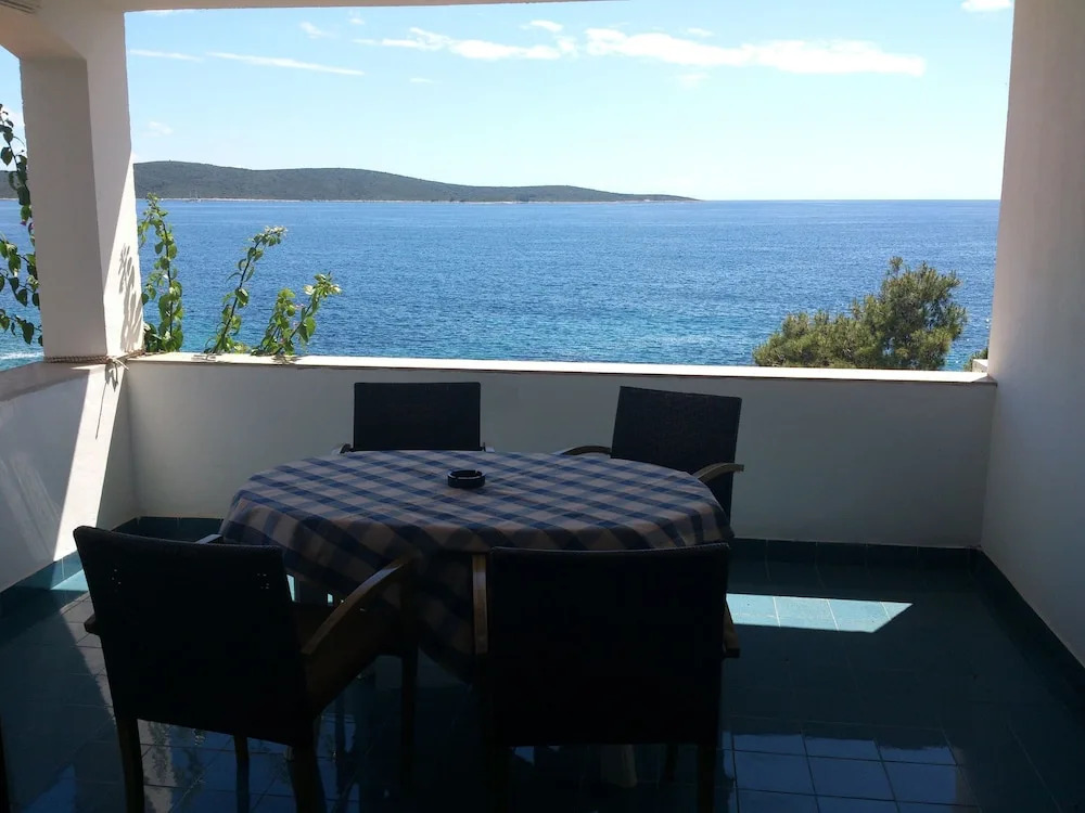 Apartments Jakov