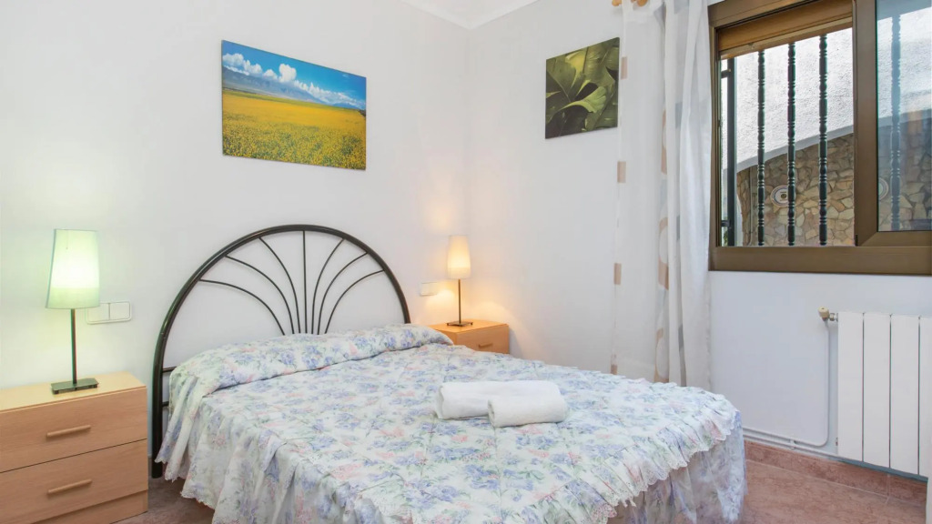 Conchi in Vidreres with 4 bedrooms and 1 bathrooms
