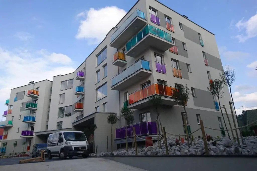Komfortowy Nowoczesny Apartament Kustronia z Garażem Balkonem Wanną