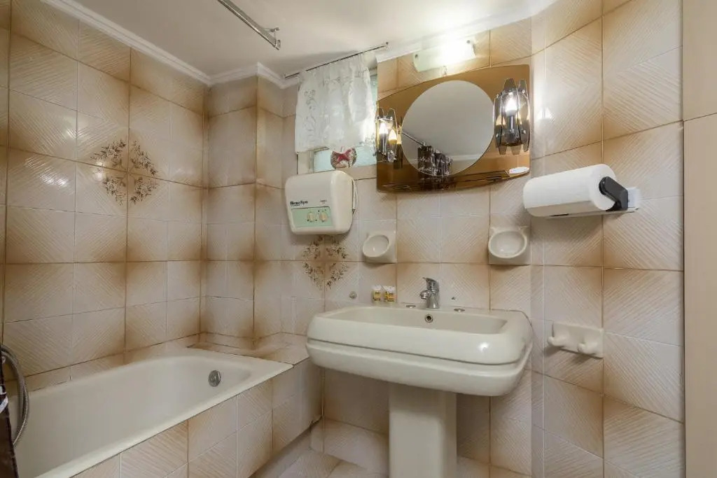 Delightful 2 bedroom flat next to Mikrolimano