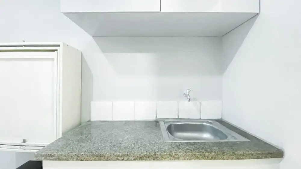 Stunning and Comfy Studio at Green Bay Pluit Apartment
