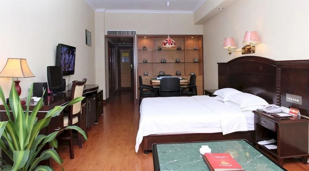 Wuzhou New Century Hotel