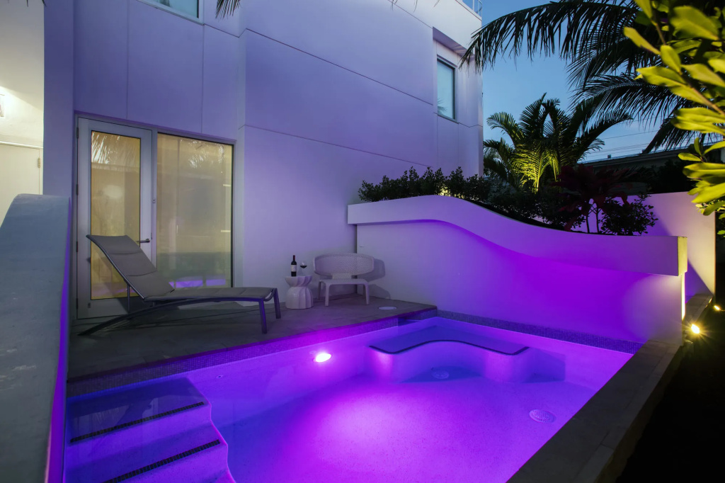 H2O Suites- Adults Only