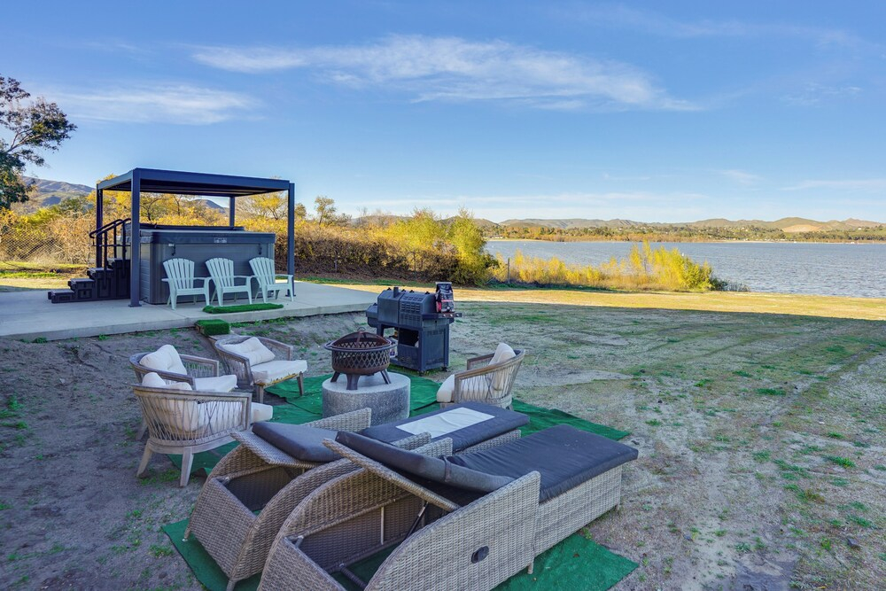 Waterfront Getaway on Lake Elsinore w/ Swim Spa