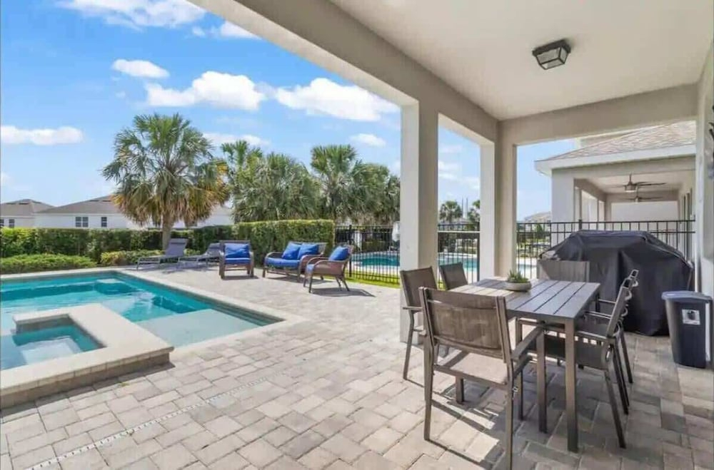 Family 5BR Retreat With Pool and Themed Bedrooms
