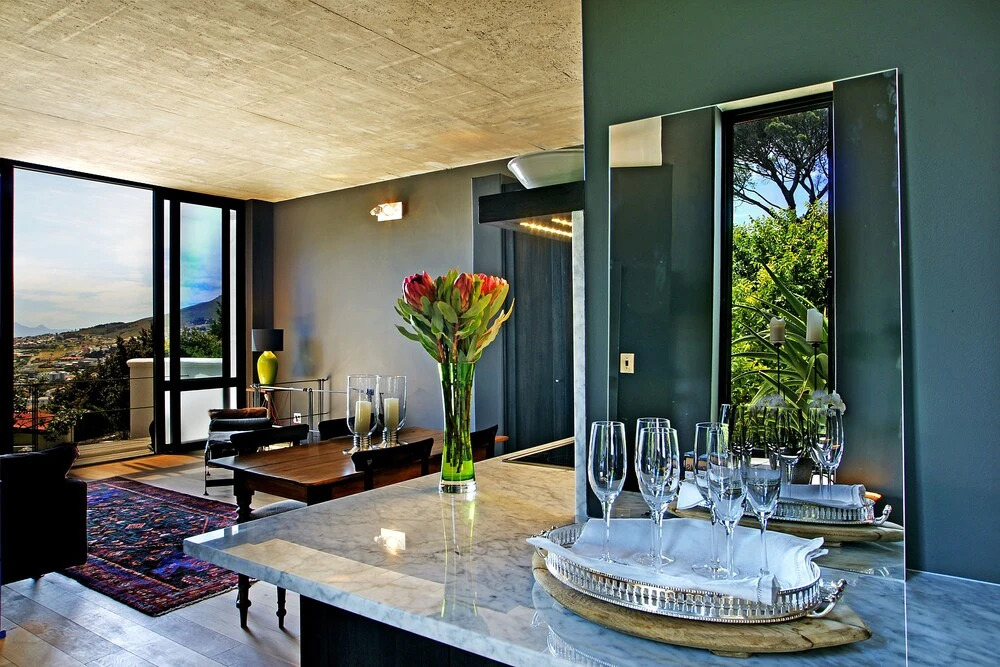 Chic Views