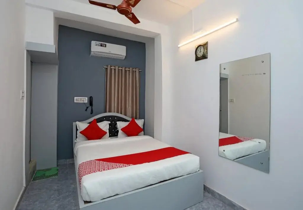 Upasana Guest House By OYO Rooms