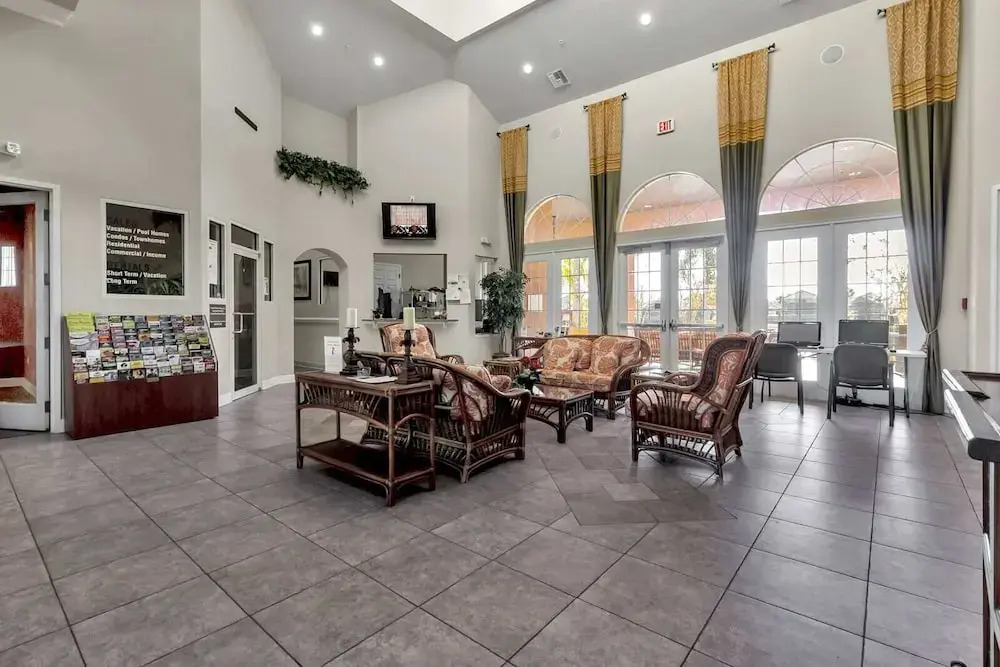 Huge and Modern Home, Only 12 Miles From Disney! #6wr338