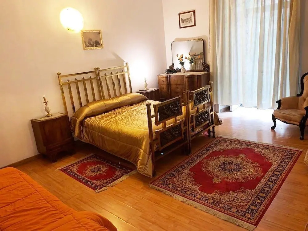 Naples Anticaglia Palace
