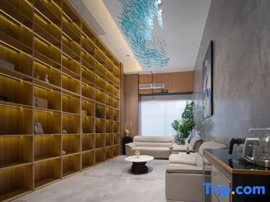 Yizhou Ruijin Hotel (Guanshanhu Park, Guanshanxi Road Subway Station Store)