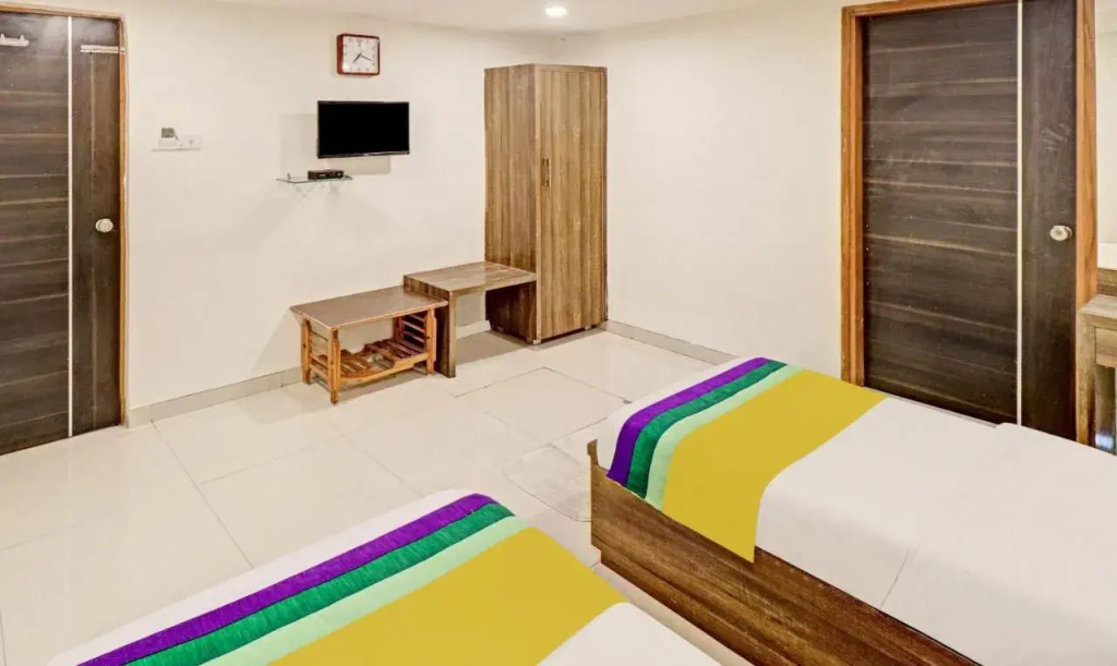 Itsy By Treebo - Radhe Residency
