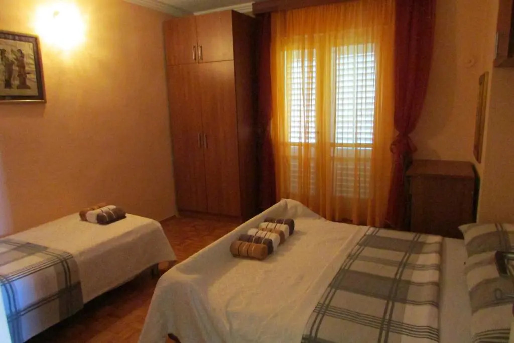 Holiday House Susac