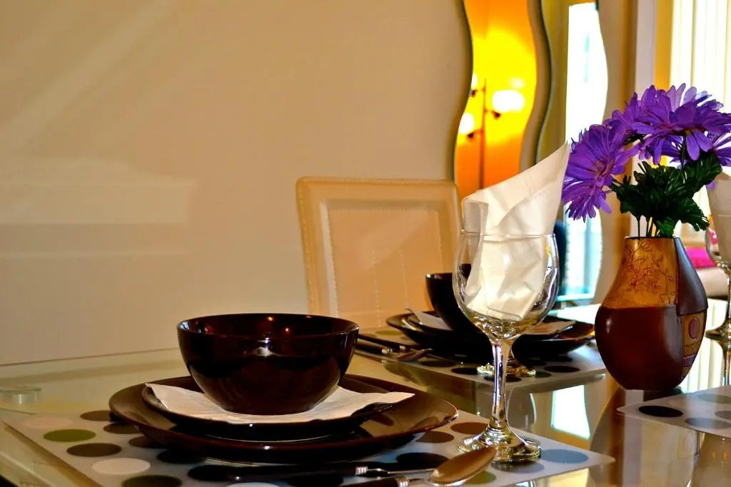 Royal Stays Furnished Apartments - Square One