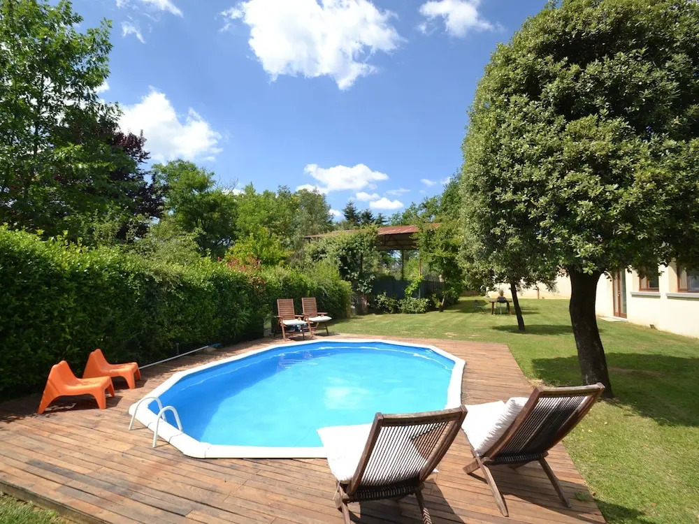 Cozy Holiday Home in Arezzo With Swimming Pool