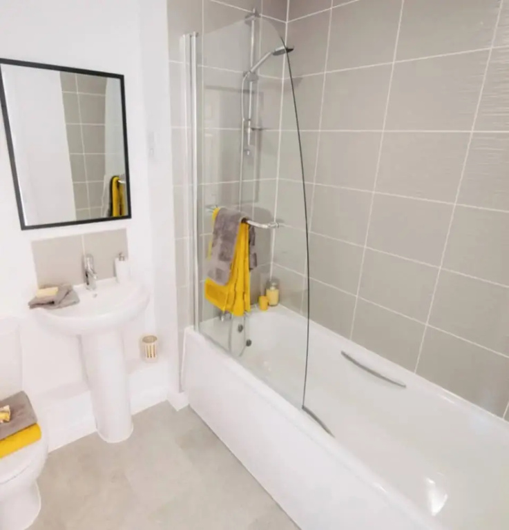Beautiful 2-bedroom House Close to the Airport