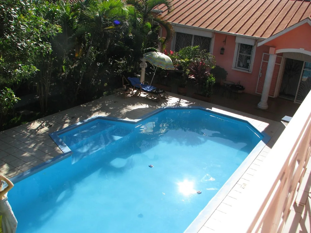 Avamada Lodge