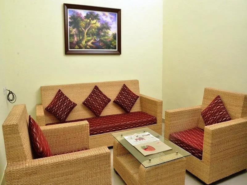 SAPPHIRE INN