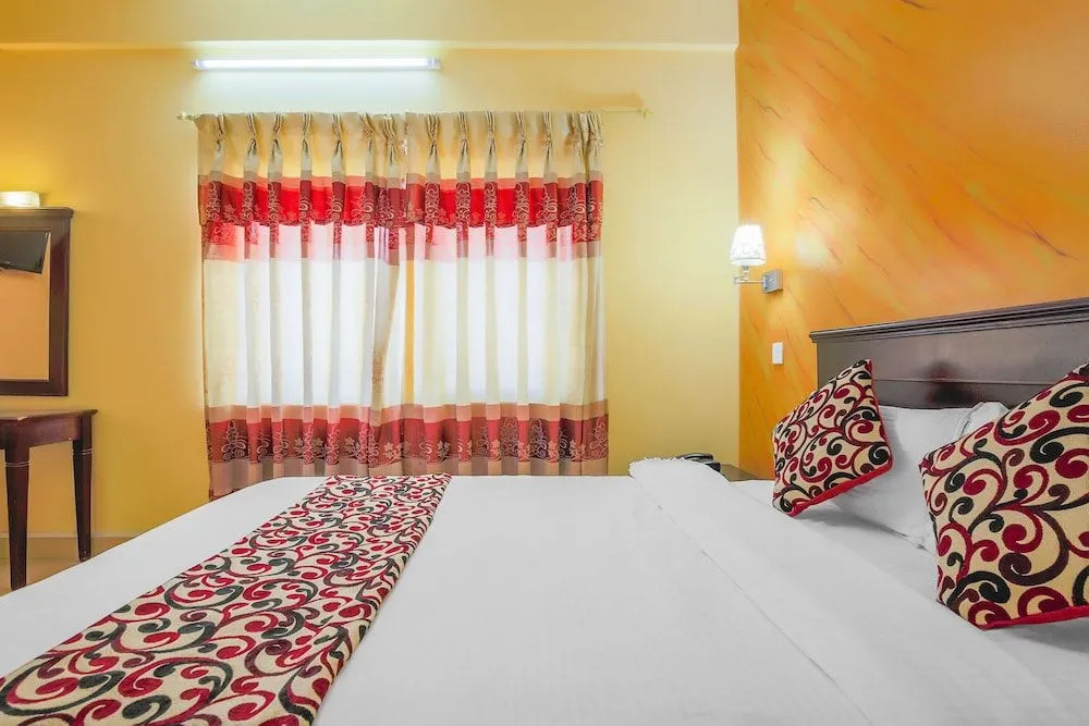 Oyo 403 Hotel Paradise Inn
