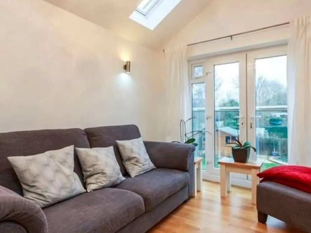 Plush Holiday Home in Slough Near Windsor Castle