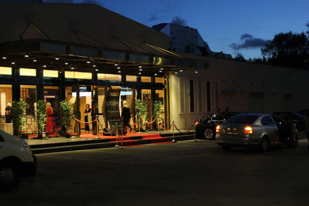 Grand Sapphire Hotel & Banqueting