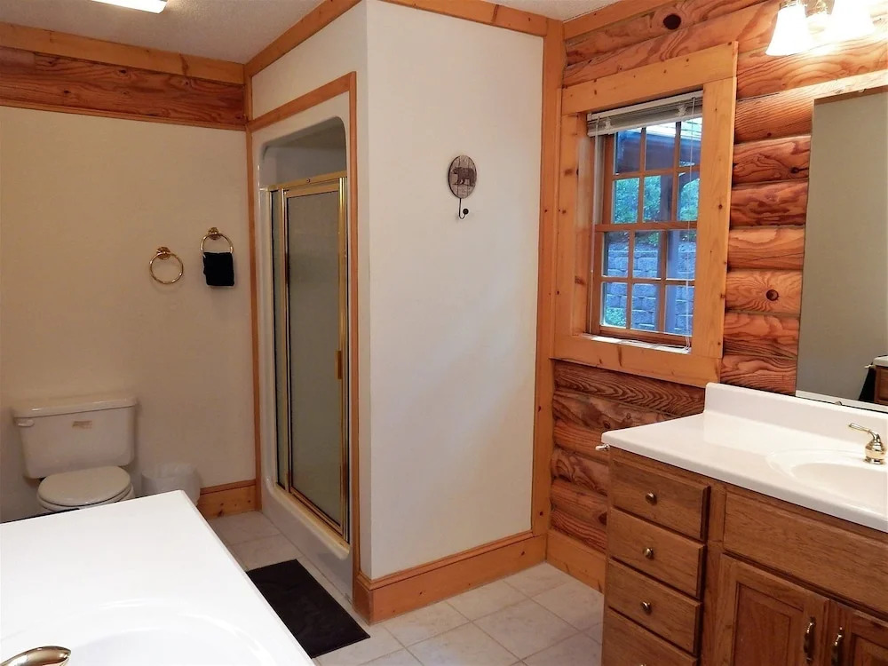 Lazy Bear Lodge