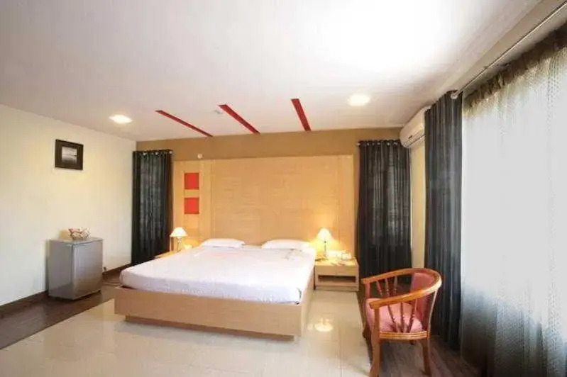 Curzon Suites