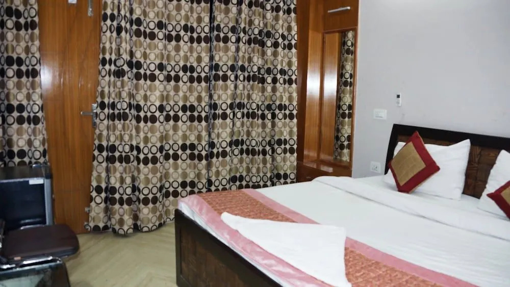 Maxfort Hospital Apartment