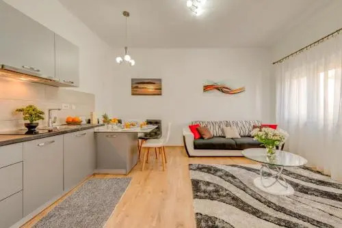 LCT Holiday Home Florentina