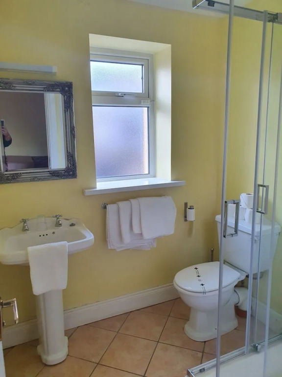 GoldenDawn Guest House