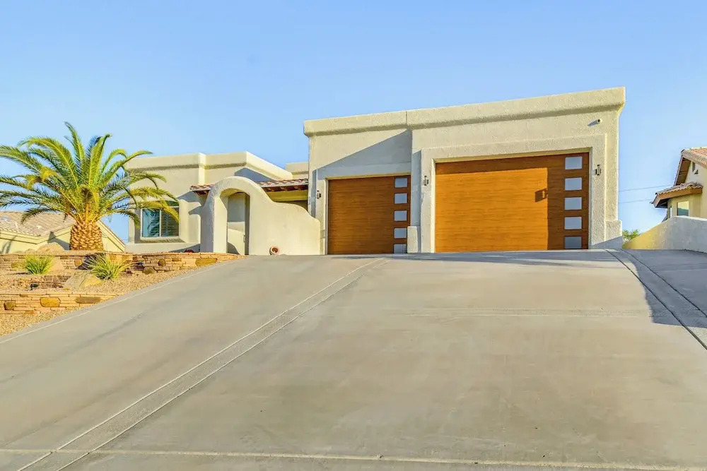 Pool & Rooftop Deck: Luxe Lake Havasu Getaway!