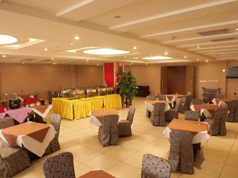 Kinson Hotel