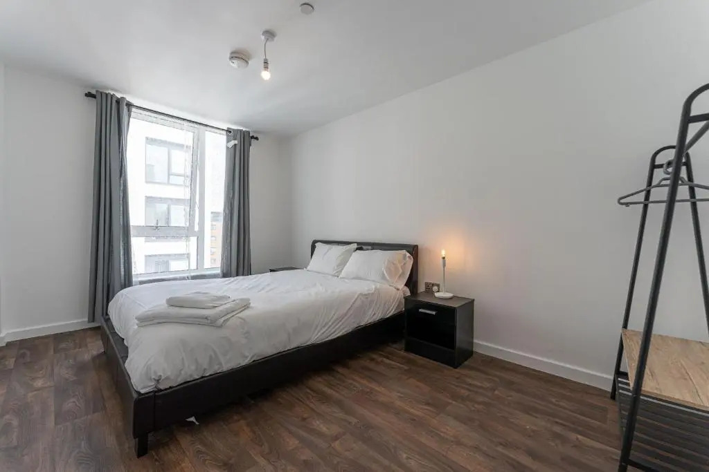 Contemporary 2 Bedroom Apartment - Birmingham City Centre - Digbeth Bullring Coach Station