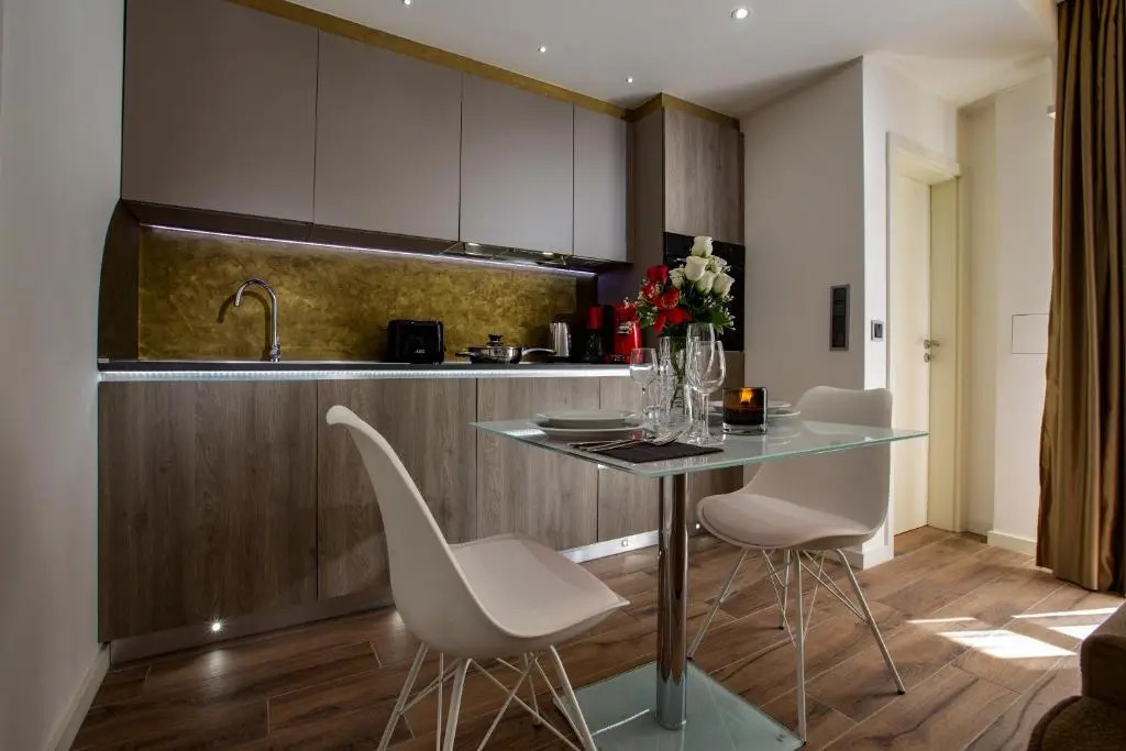 The Queen Luxury Apartments - Villa Carlotta