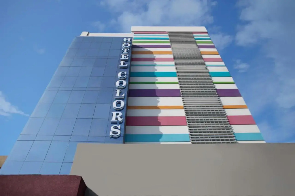 Hotel Colors Canada