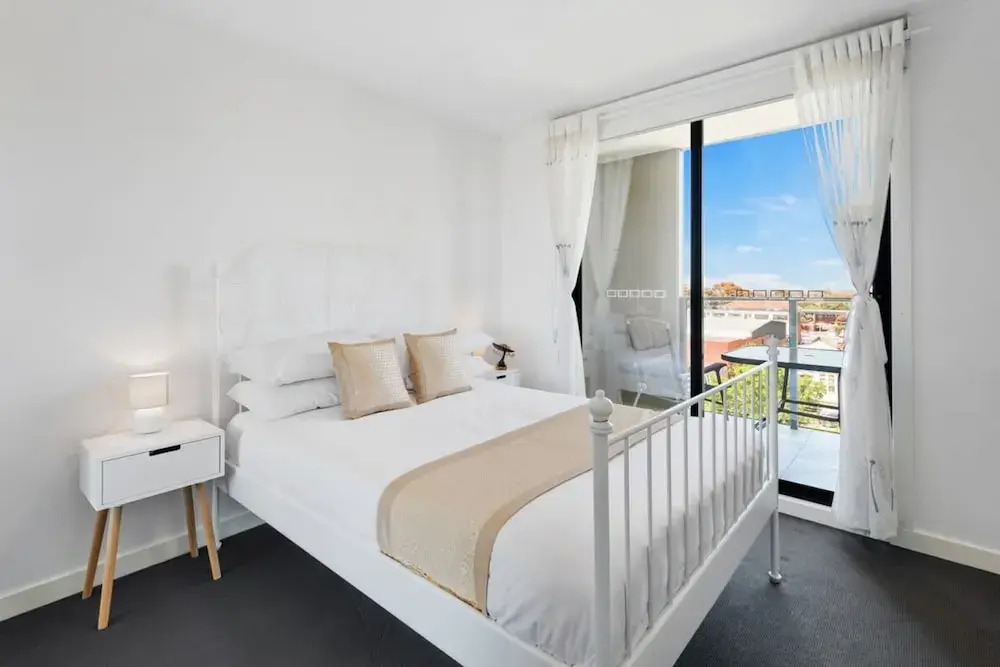 Executive and Spacious Apartment With Balcony