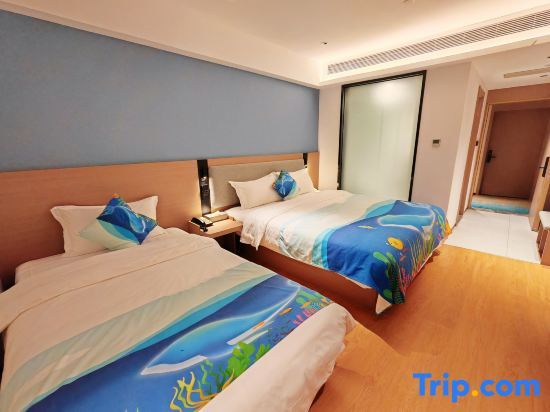 Qingdao Shiguang Hotel (May Fourth Square Ningxia Road Subway Station)