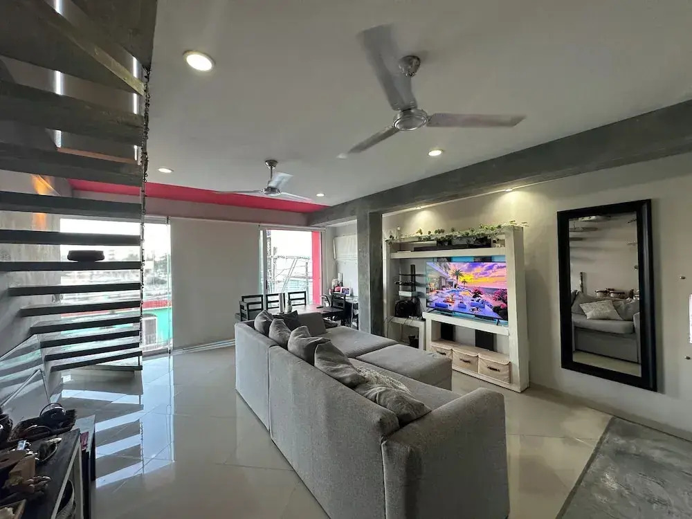 2BR Penthouse with Rooftop Pool