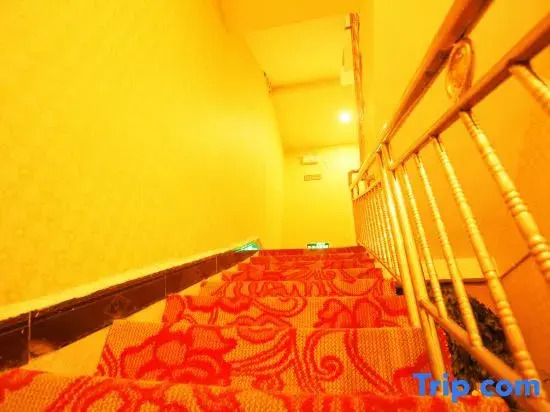 Yueyang Business Inn