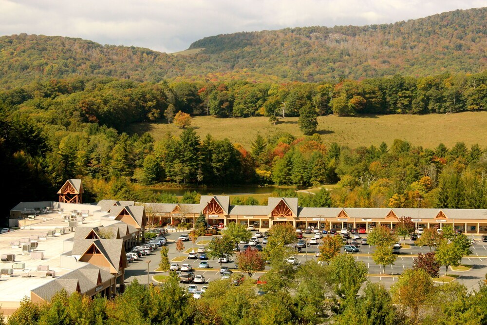 Cliff Dwellers Inn