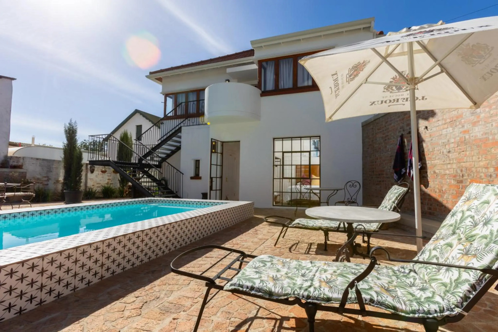 La Maison On Main Self-Catering Villa