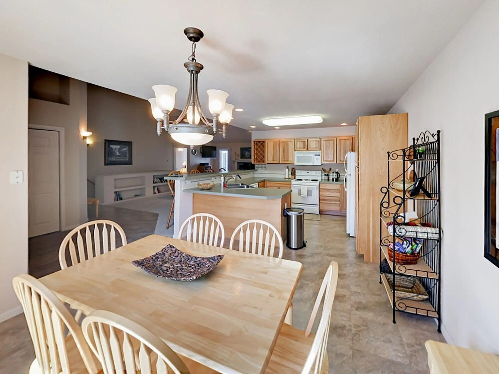 823 Mulligan St 3 Townhouse 5 Bedrooms 3 Bathrooms Townhouse