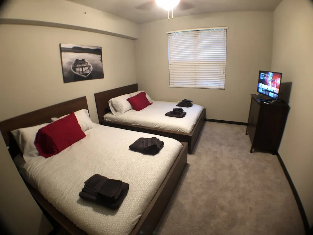 Private Condos by Ideal Experience
