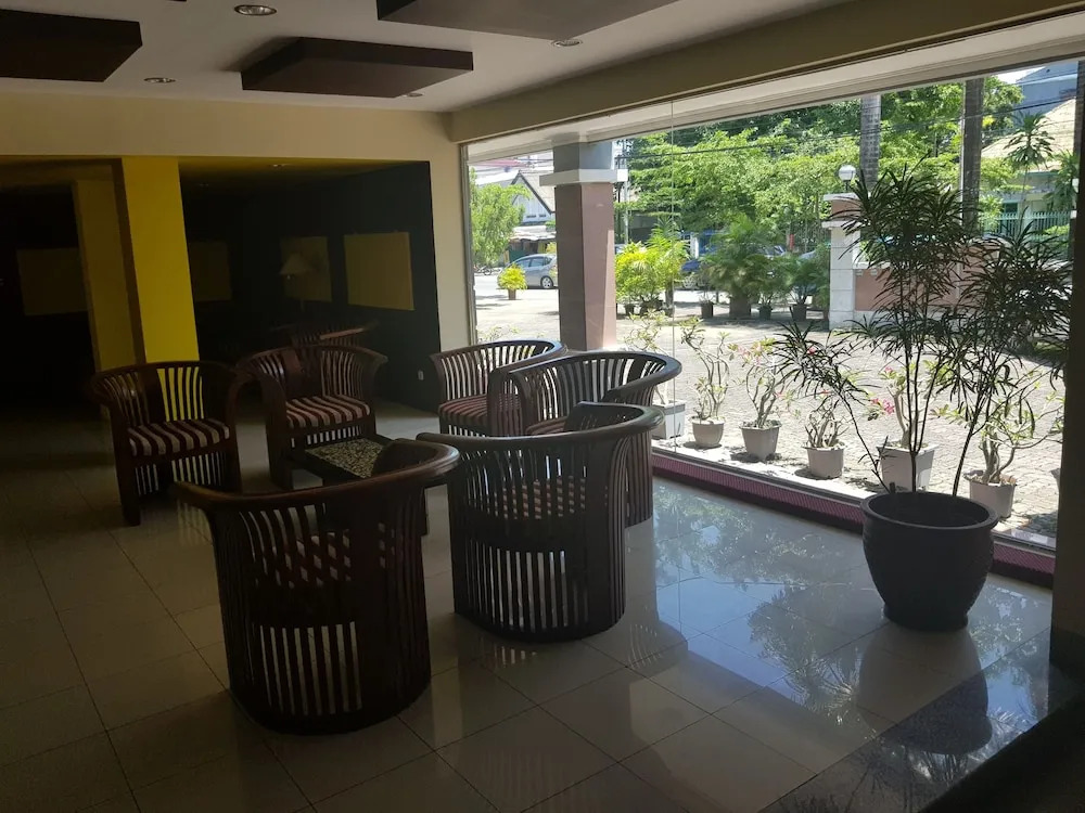 Grand Wisata