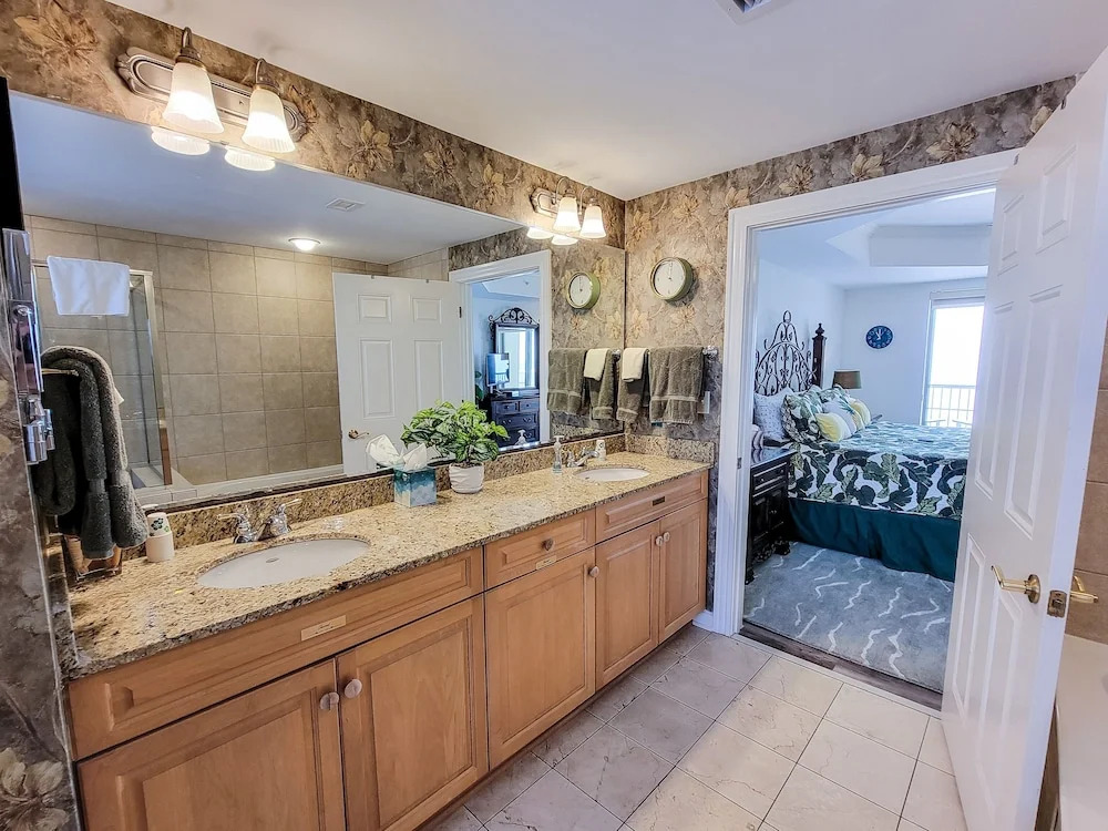 2307 Royale Palms 3 Bedroom Condo