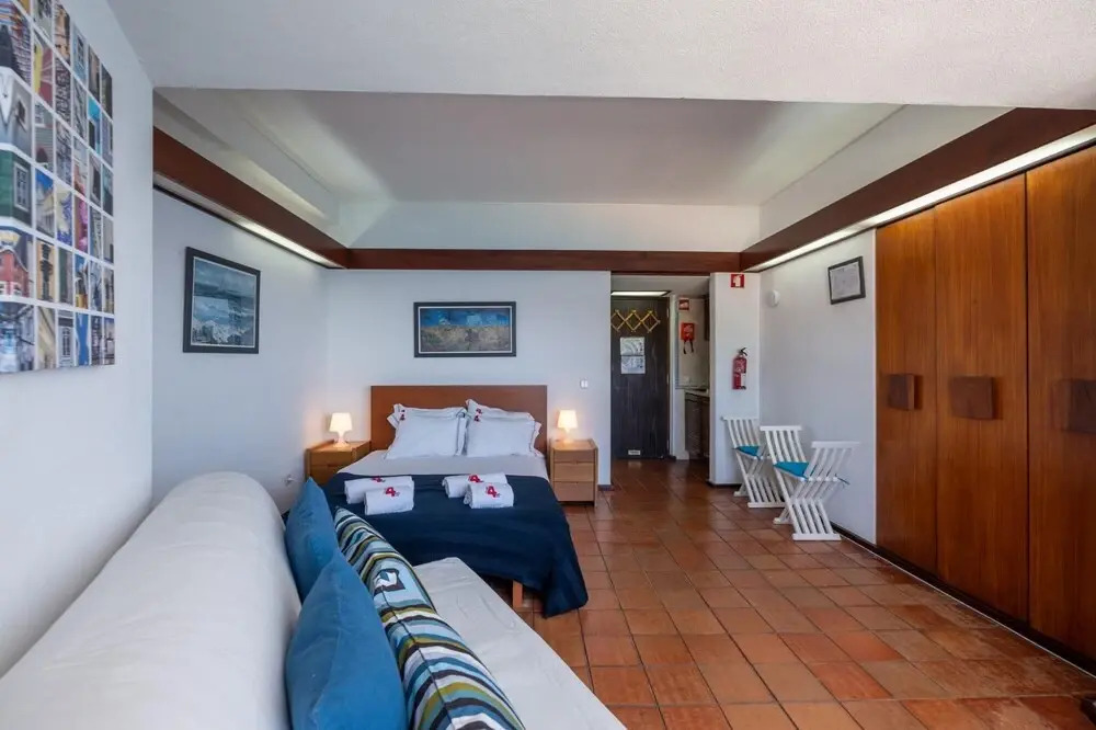 Rent4rest Sesimbra Ocean View Studio - Direct Beach Access