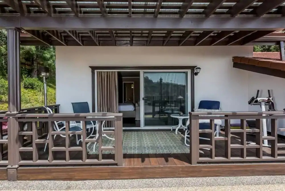 Villa Ezra