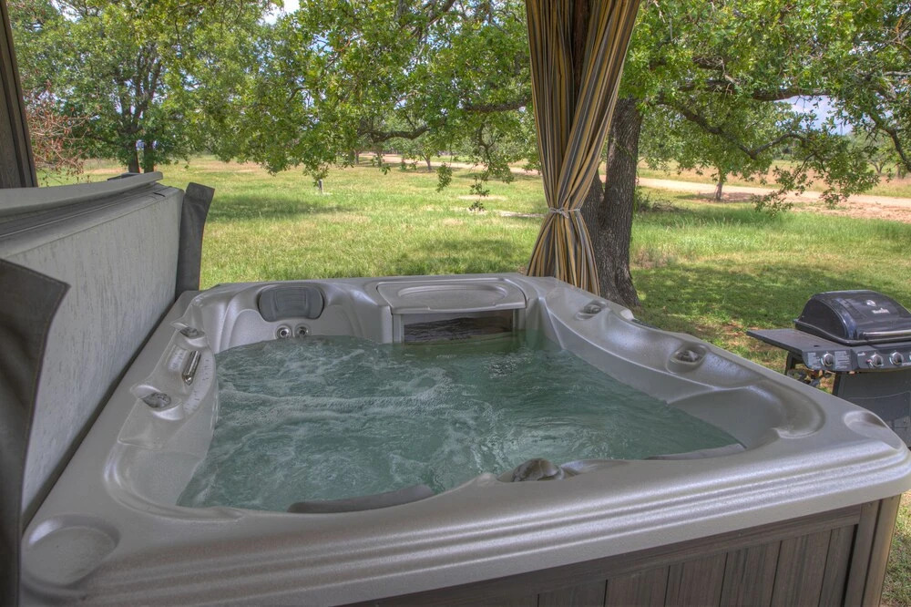 Stunning Cabin W/hot-tub and Gorgeous Ranch Views