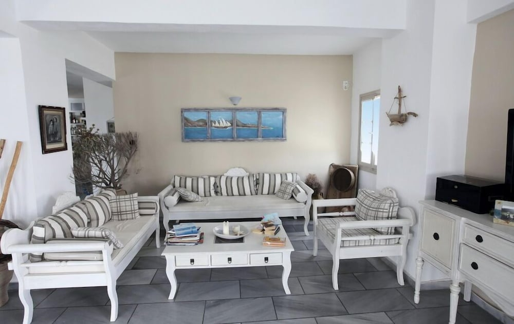 Paros Blue Dolphin FULLY RENOVATED by RIVEA GROUP