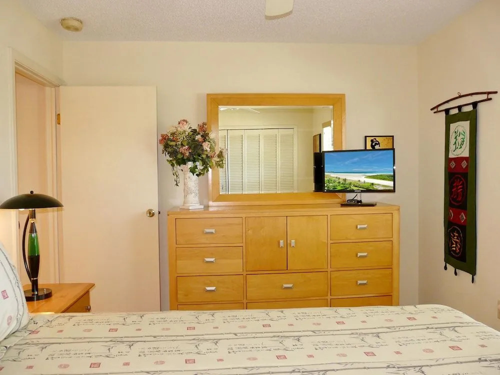 Pet-friendly home with southern exposure and pool