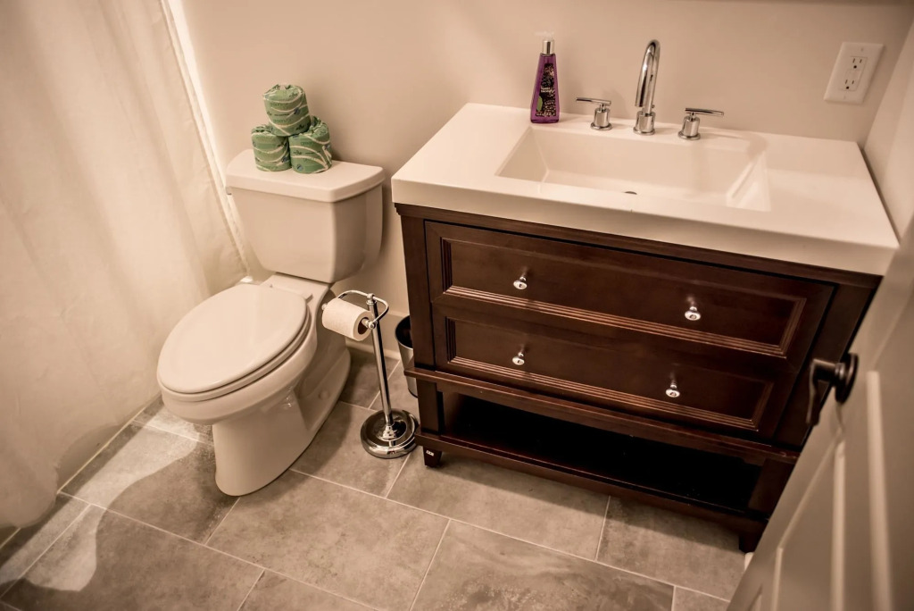 493 King Luxury Suites
